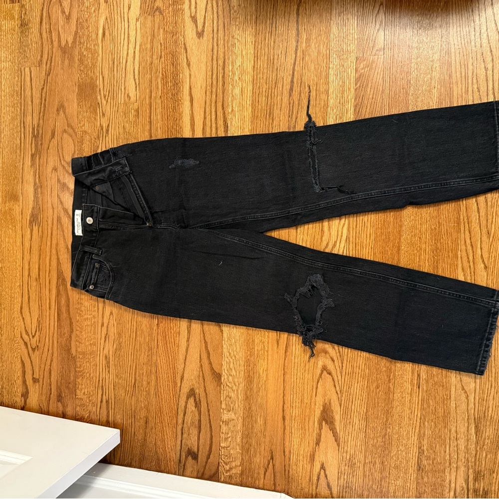 Abercrombie and Fitch 90s Straight Black Distressed Jeans - ultra high rise